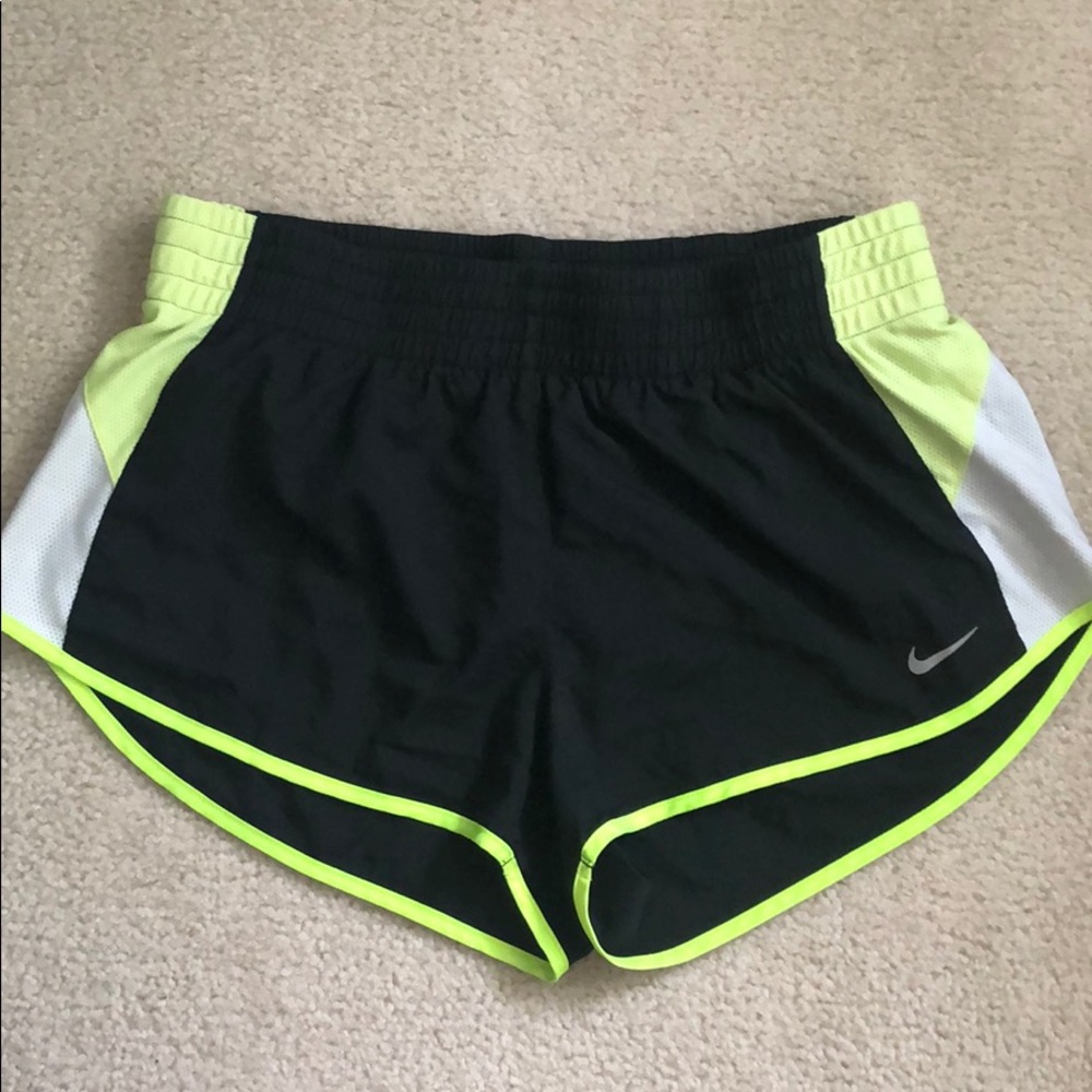 NIKE WOMENS ATHLETIC SHORTS BLACK & NEON YELLOW